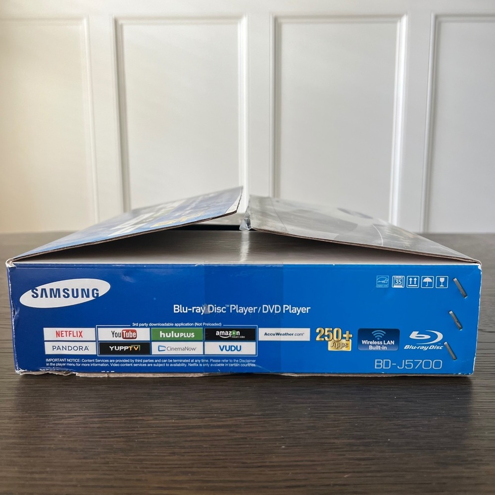 Samsung BD-J5700 Blu-ray & DVD Player Wi-Fi Streaming With Remote NOB - Picture 4 of 9
